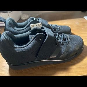 Powerlifting shoes
